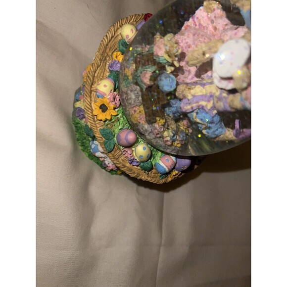 Easter Bunny Musical Snow Globe plays "Easter Parade” Tested And Work - Picture 8 of 9